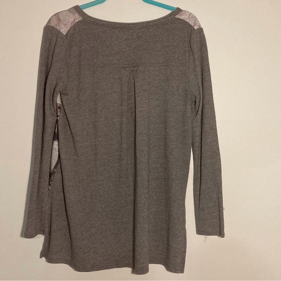 Anthropologie Akemi + Kin Top | Size M | Leopard Print | Long Sleeve | Comfy - Picture 2 of 9